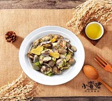 Clam and Snail Noodles