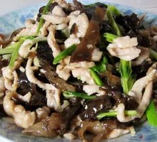 Wood Ear Mushroom and Pork Shreds