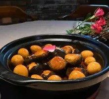 Sautéed Mushrooms with Sauce and Wine