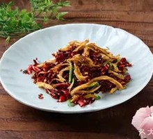 Dry-Fried Pig Snout筋