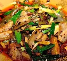 Farmhouse Sweet Potato Skin Stir-fried Pork