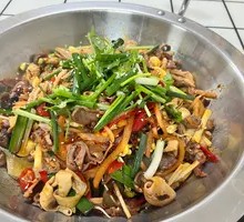 Special Chicken Offal Small Pot with Sichuan Pepper Flavor