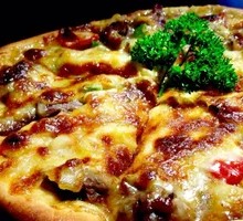 Black Pepper Beef Pizza