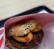 Juicy Beef Chinese Burger