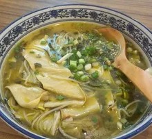 Sour Cabbage Hot Pot Noodles