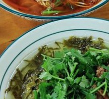 Sour Cabbage Beef Noodles