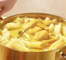 Fresh Flavor Golden Broth Fish Maw Chicken