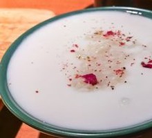 Rose Sweet Rice with Fermented Glutinous Rice