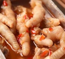 Hot Pot Chicken Feet with Tiger Skin Texture