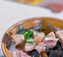 Kelp Pig Trotter Soup