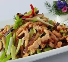 Fried Tofu Skin with Pork Strips