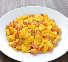 Egg and Ham Fried Rice in Wooden Bucket