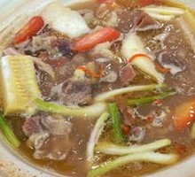 Fresh Pig Trotter Pot