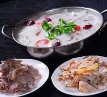 Warm Winter Lamb Soup Pot