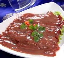 Sliced Pork Kidney with Big Knife