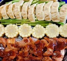 Black Pepper Pork Cutlet with Pan-Fried Dumplings