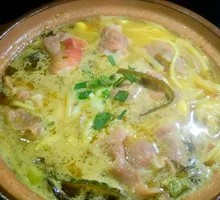 Golden Soup Beef Hot Pot Rice Noodles