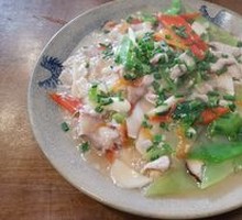 Fried Rice Noodles with Pork