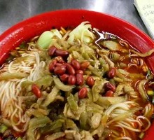 Pickled Pepper Pork Thread Can Noodles