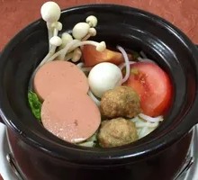 Three Delicacies Pot Rice Noodles