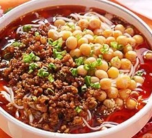 Special Broad Noodles with Pea and Pork Sauce