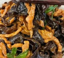 Wood Ear Mushroom and Pork Vermicelli Stir-Fried Rice