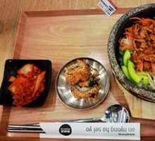 炙烤肥牛石锅拌饭