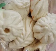 Minced Pork with Vermicelli in Buns