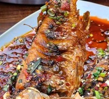 Yellow Braised Wild Crucian Carp