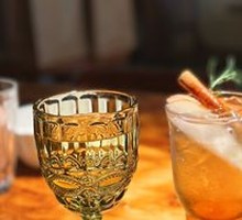 Apple Cinnamon Sparkling Water