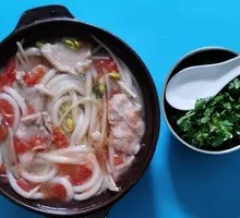 Tomato and Pork Rice Noodles