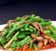 Garlic Shoots with Shredded Pork