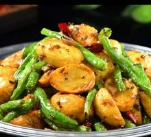 Stir-Fried Alpine Potatoes with String Beans