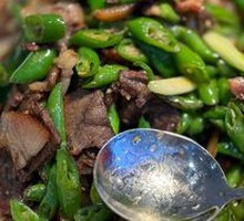 Spicy Green Pepper Pork Snout