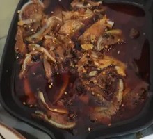 Spicy Moon-shaped Pork Knuckle