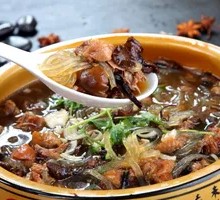 Chicken with Mushrooms and Noodles Stew