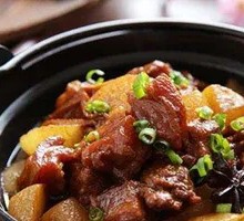 Braised Beef Shank with Radish