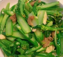 Stir-Fried Mustard Greens