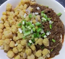 Pea and Meat Sauce Noodles