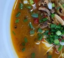Sichuan-style Pepper Chicken Offal Noodles