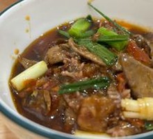 Sichuan-style liver and kidney stir-fry with pickled chili