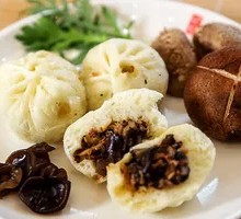 Mushroom and Wood Ear Dumpling