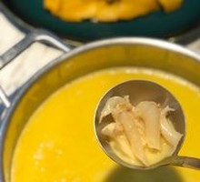 Ding Huang Signature Bird's Nest Chicken