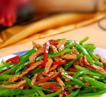 Green Pepper and Pork Stir-fry