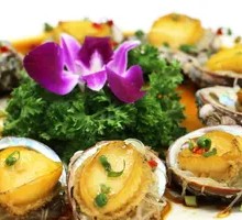 Steamed Baby Abalone with Garlic and Vermicelli