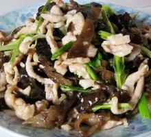 Wood Ear Mushroom and Pork Shreds