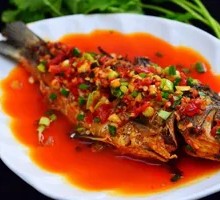 Steamed Crucian Carp with Chopped Chili
