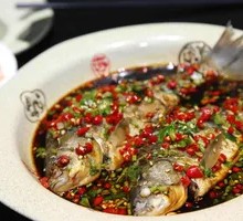 Steamed Crucian Carp with Chopped Chili and Small Red Chili