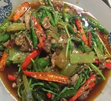 Stir-Fried Beef with Yellow Onion