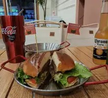 Classic Angus Beef Burger